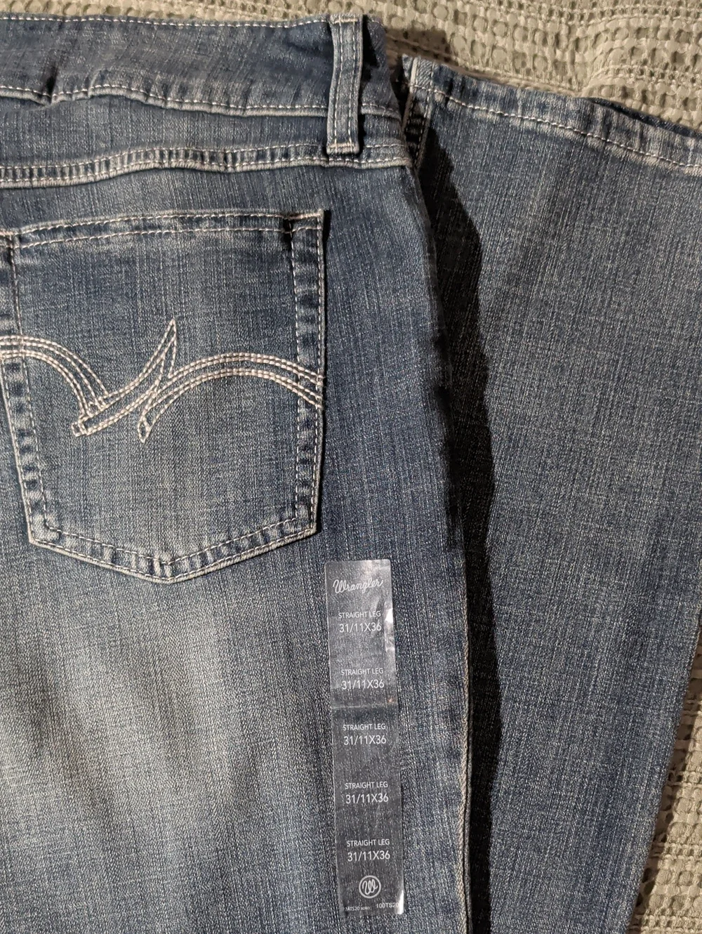 New Wrangler Women's Medium Wash Straight Leg Jeans Size 31 Size 11 (11x36)